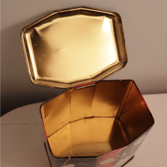 Floral Tea Tin Box with Magnolia Design - Picture 7 of 10